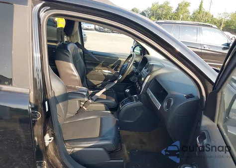 2016 Jeep Compass Latitude из США, поврежденный, VIN 1C4NJDEB6GD759310